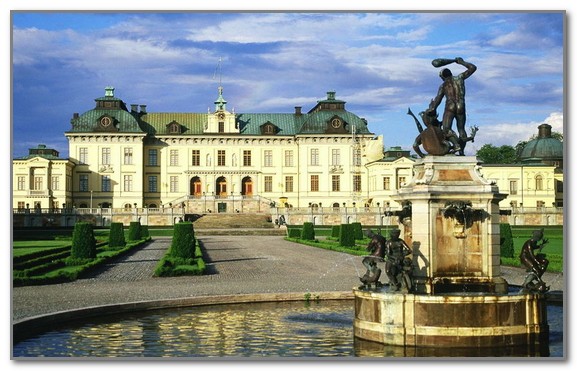Дротнингхольм - дворец шведских монархов