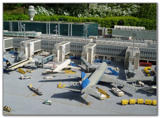 Аэропорт в Миниленде точная копия настоящего в Биллунде